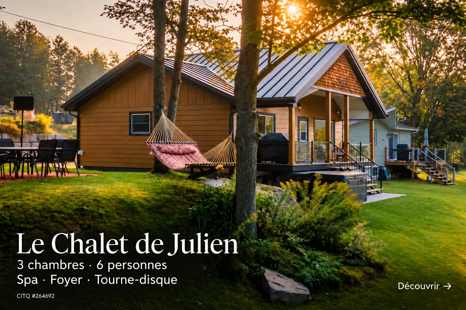 Découvrir le Chalet de Julien — 3 chambres, 6 personnes, spa, foyer et tourne-disque, avec terrasse et hamac au bord de la rivière Nicolet.